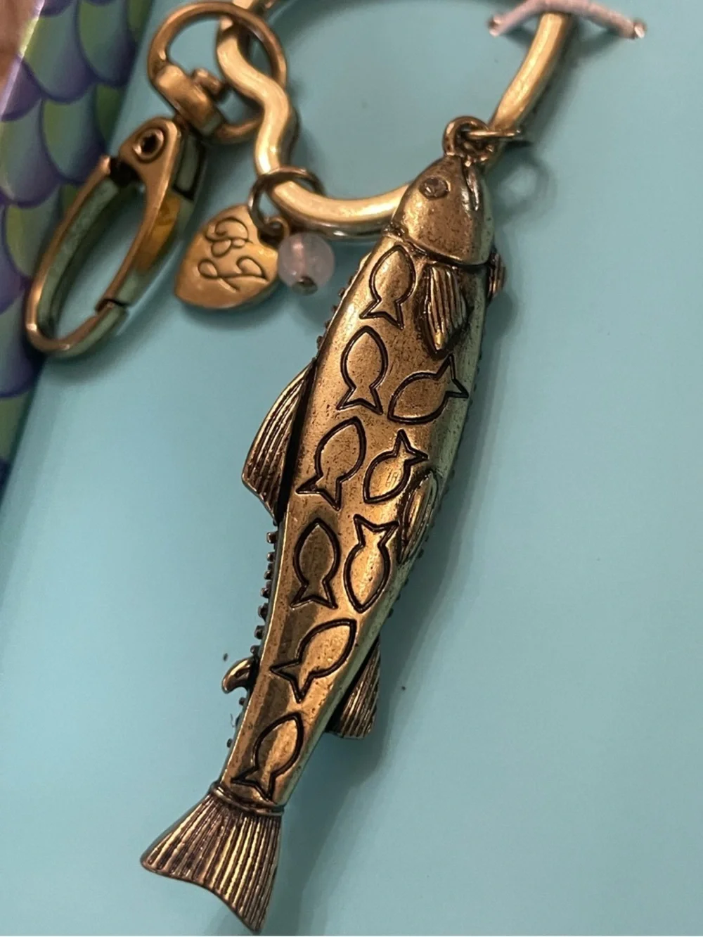 NIB Betsey Johnson Blue Crystal Fish Keyring with Heart Clip